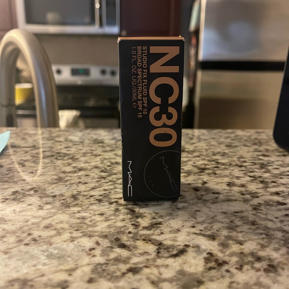 MAC studio fix liquid foundation